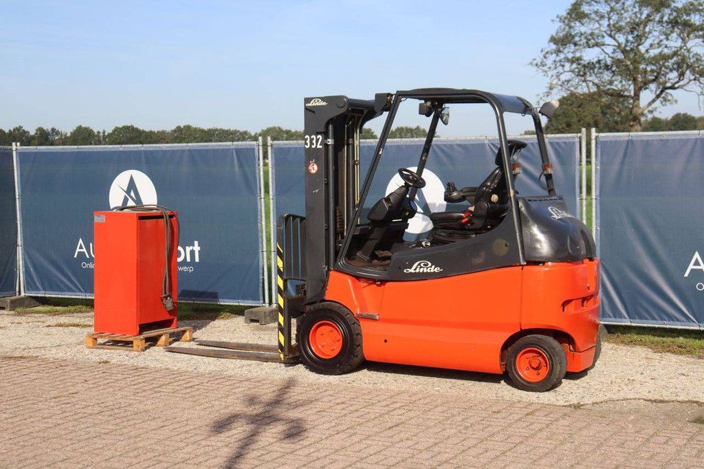 Linde E30/03/600 Elektrogabelstapler 3000kg 2005