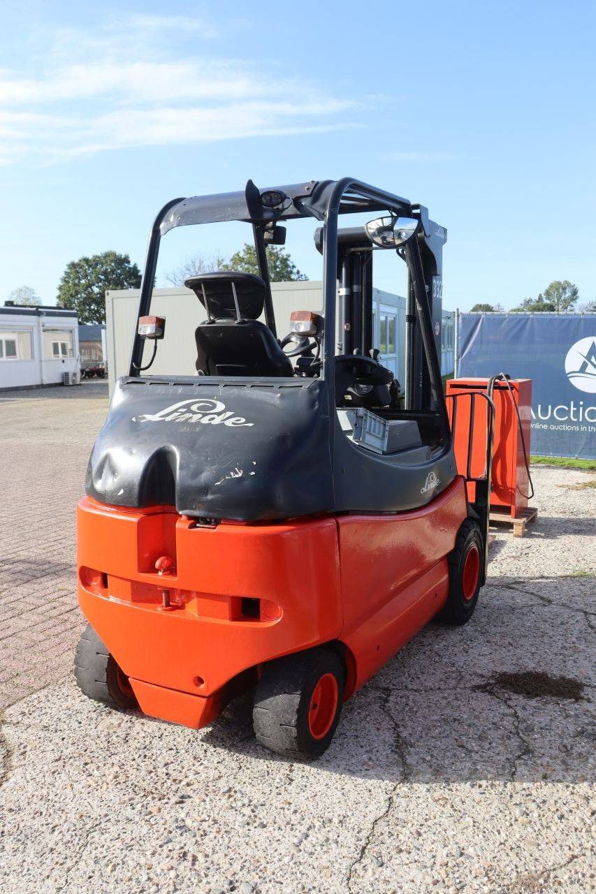 Linde E30/03/600 Elektrogabelstapler 3000kg 2005