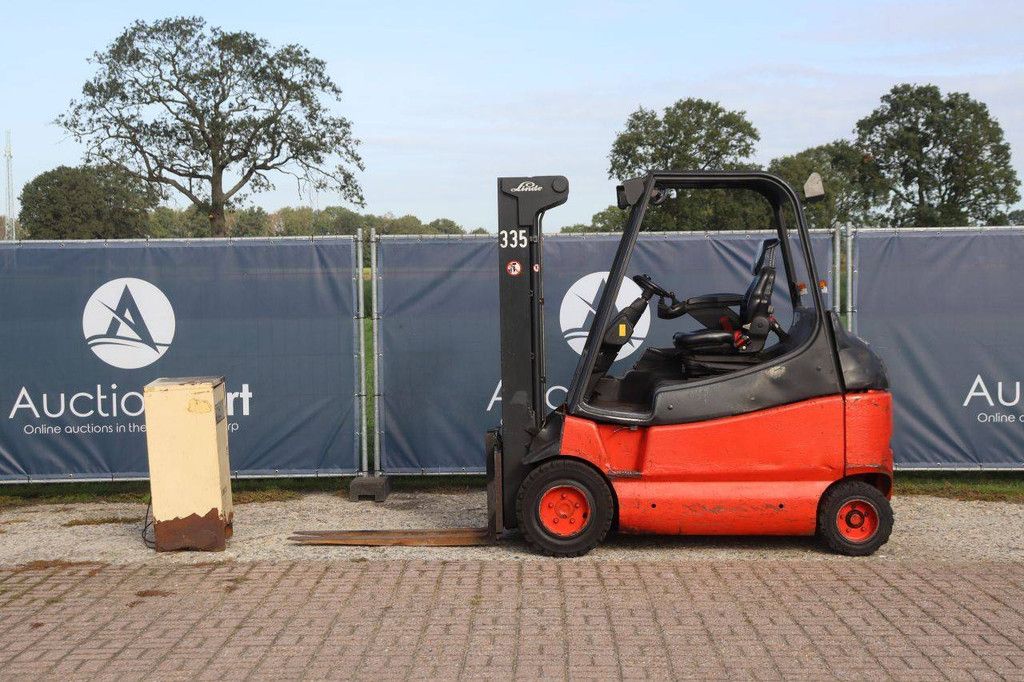 Linde E30/03/600 Elektrogabelstapler 3000kg 2005
