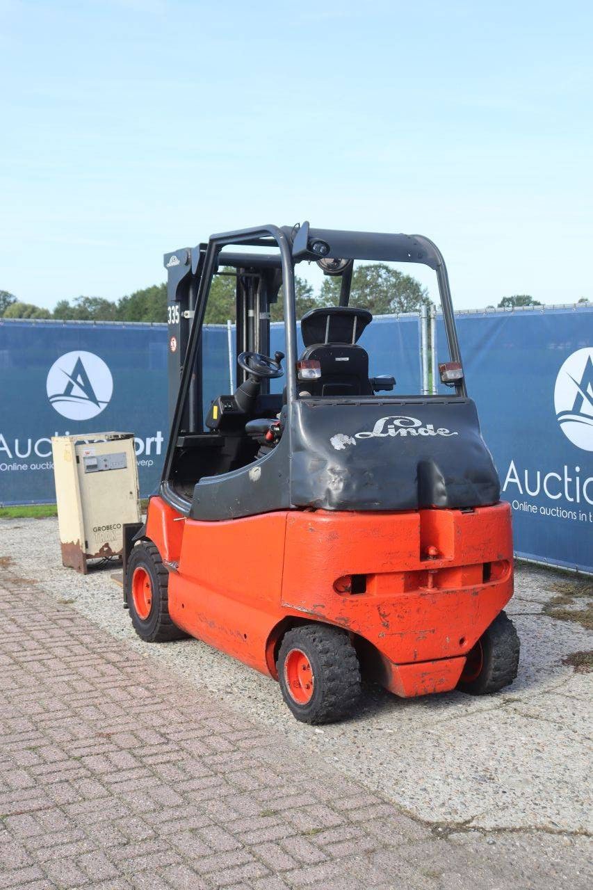 Linde E30/03/600 Elektrogabelstapler 3000kg 2005