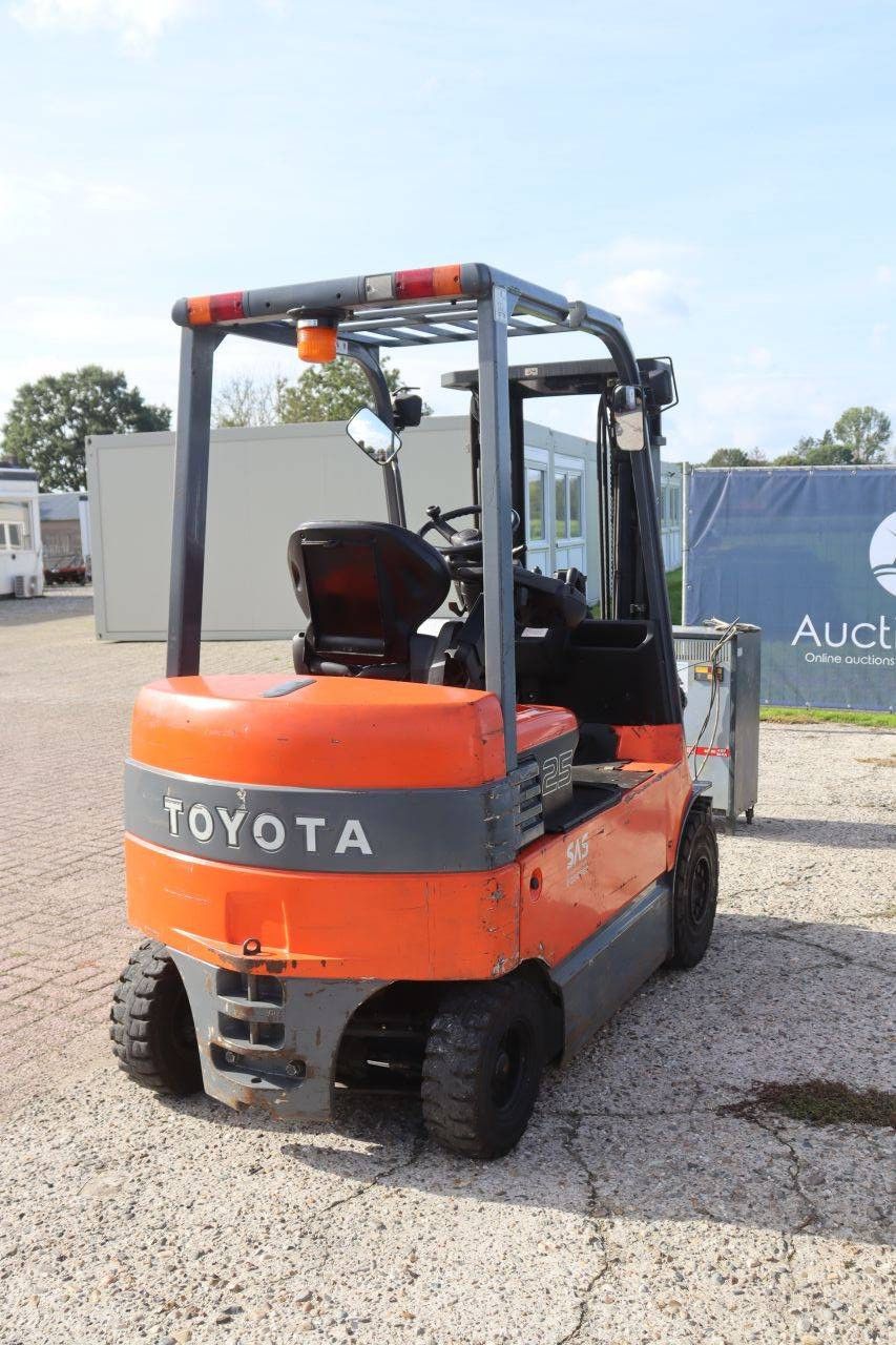 Toyota 7FBMF25 Electric Forklift 2500kg 4.3m 2010