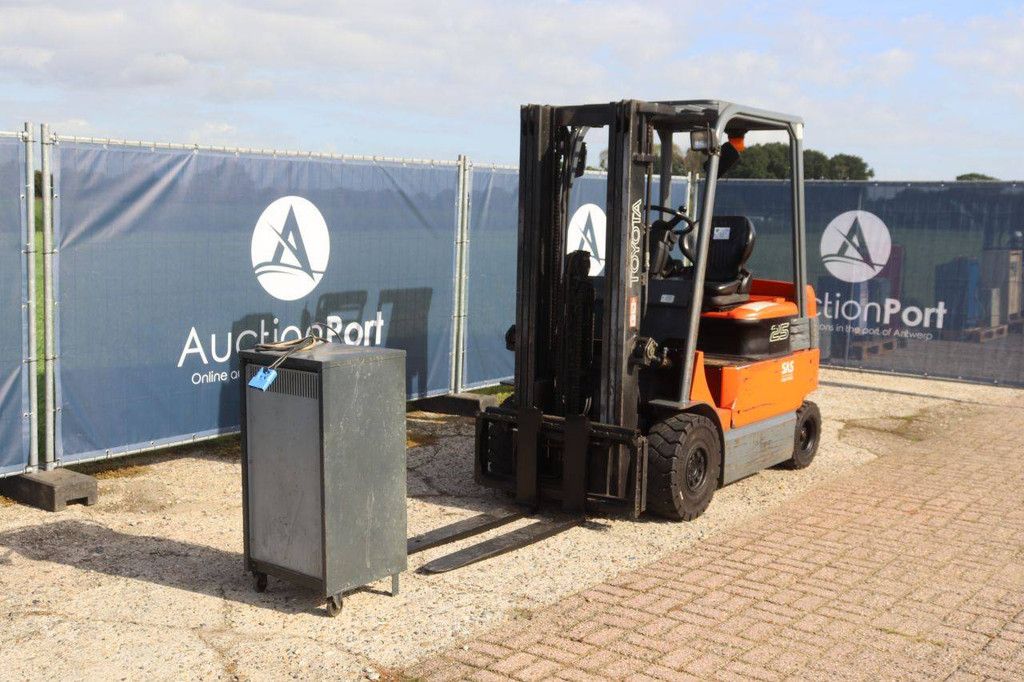 Toyota 7FBMF25 Electric Forklift 2500kg 4.3m 2010