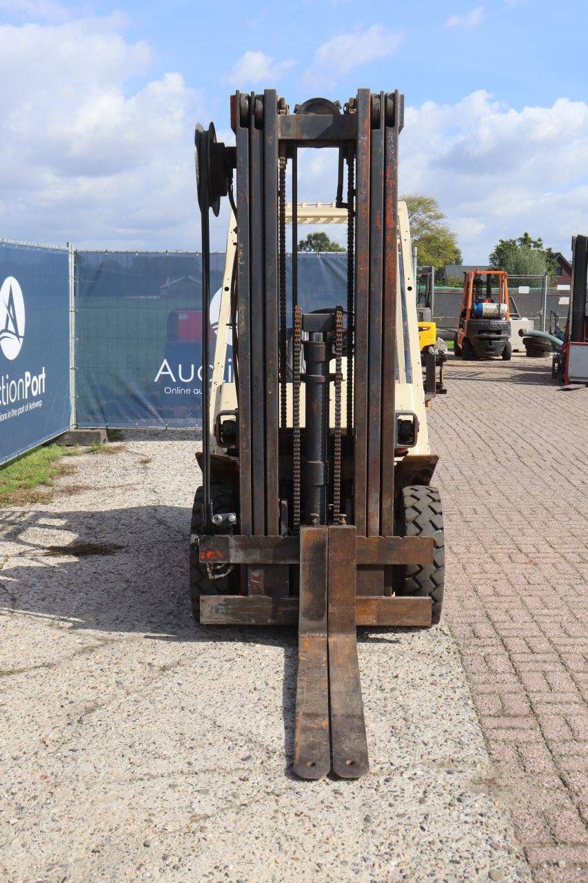Gabelstapler Nissan PF02A20U LPG 2000kg 3,7m