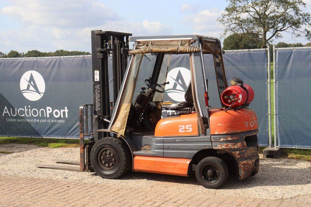 Forklift Toyota 42-6FGF25 LPG 2300kg 3.5m 1995
