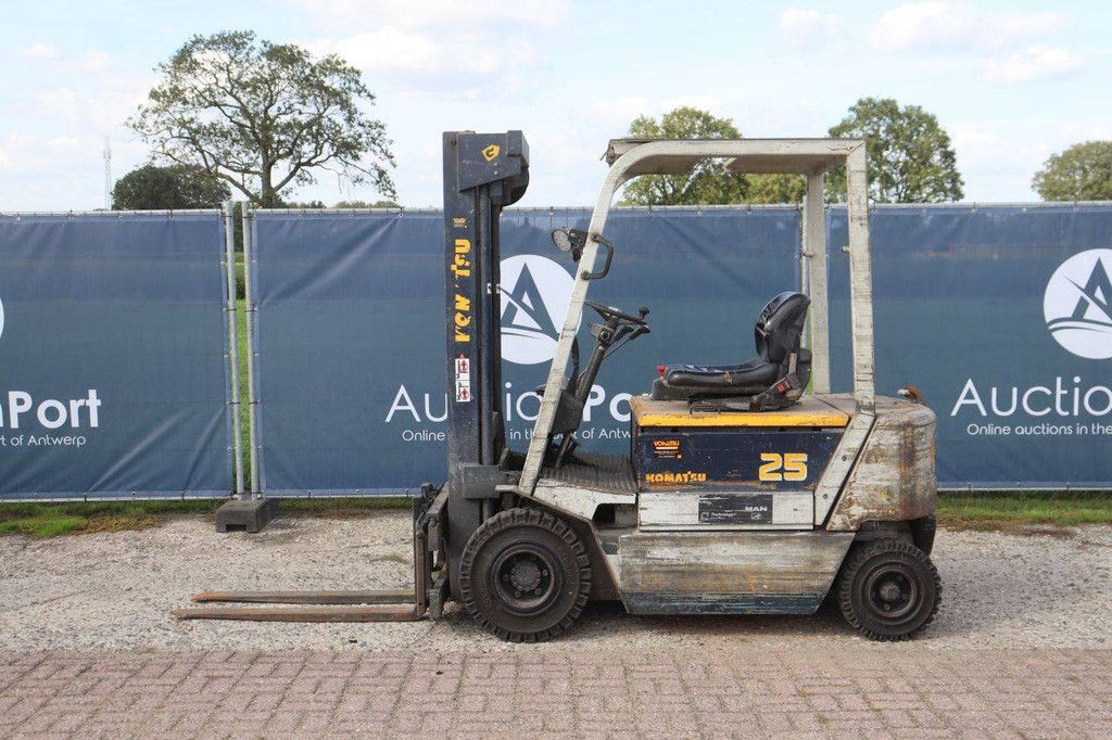 Komatsu FB25H-1E Elektro-Gabelstapler, 2500 kg, 3,0 m, Baujahr 1995