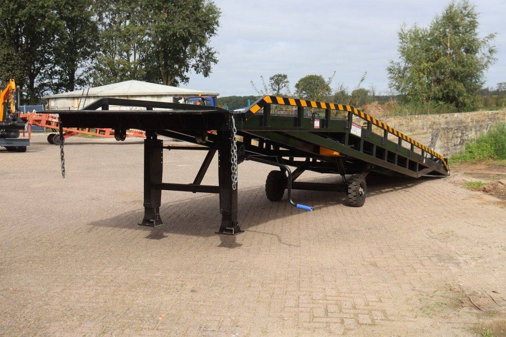 Loading bridge