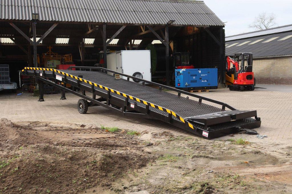 Loading bridge