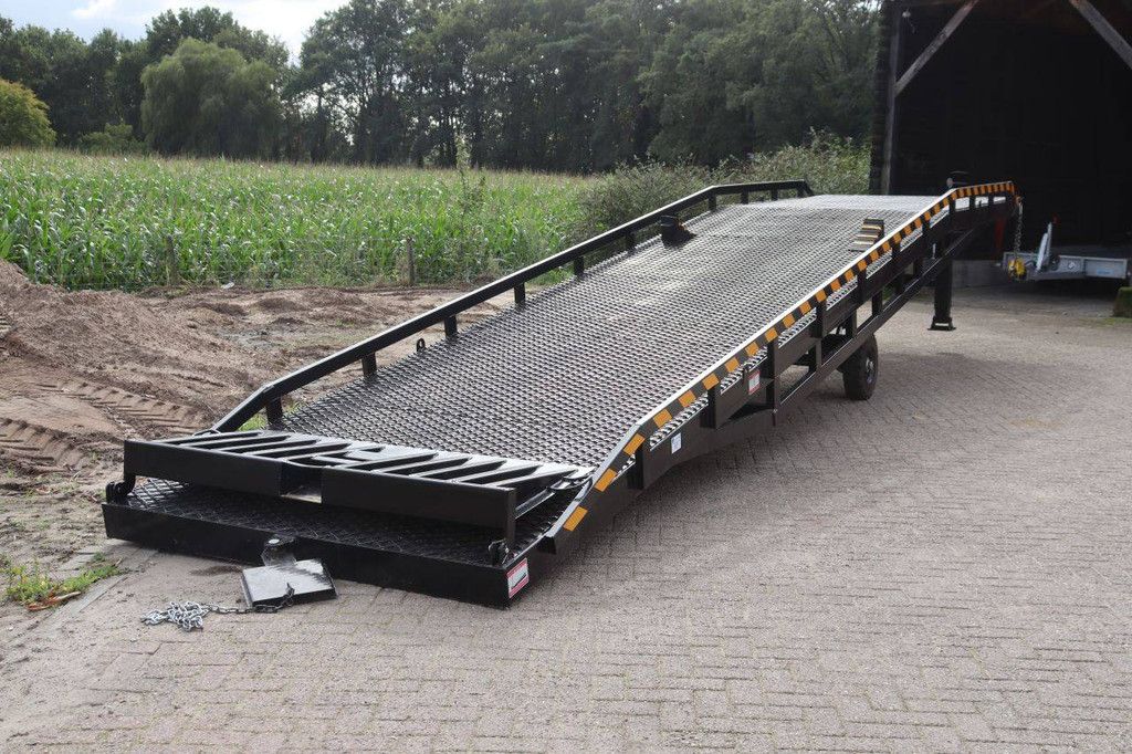 Loading bridge