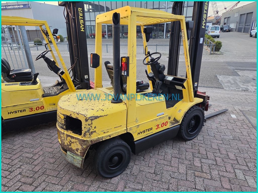2x Hyster H3.00XM Perkins diesel+sideshift+vorkenspreider