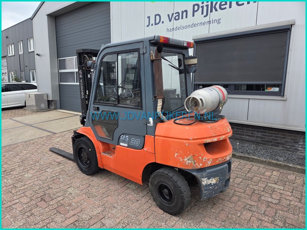 Toyota 02-7FGF30 216cm hoog+triplex4.3m+shift+4xhydraulic