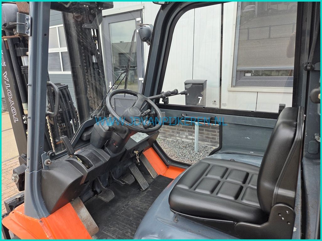 Toyota 02-7FGF30 216cm hoog+triplex4.3m+shift+4xhydraulic