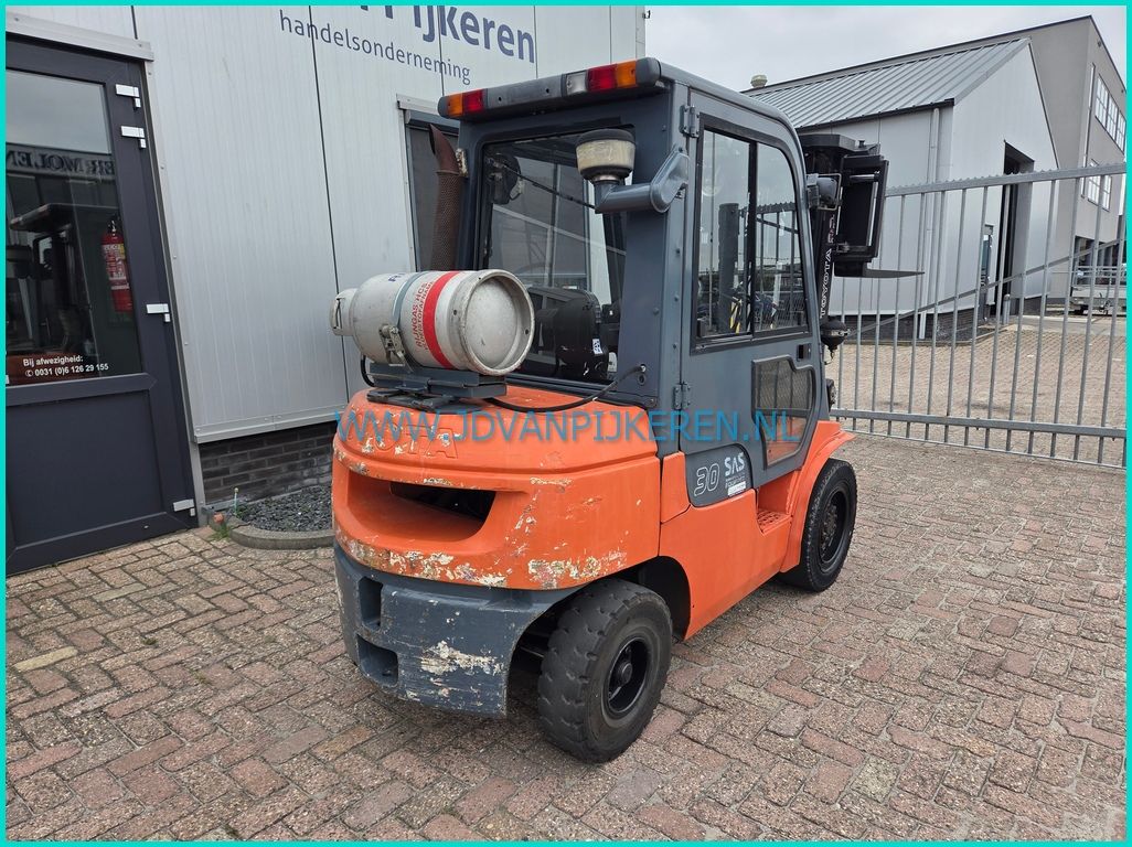 Toyota 02-7FGF30 216cm hoog+triplex4.3m+shift+4xhydraulic