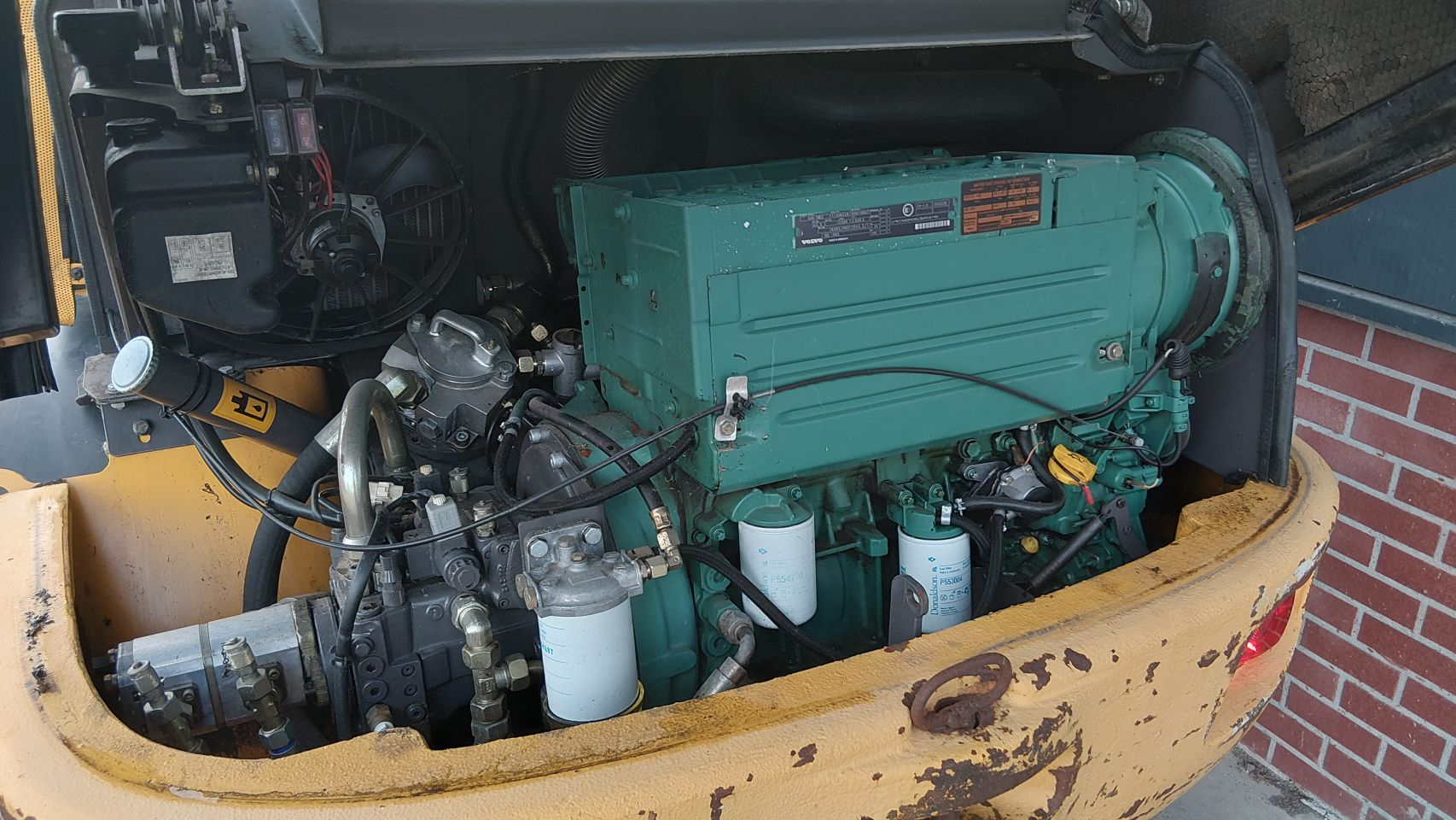 Volvo L25B-P shovel met kenteken (bj2004)