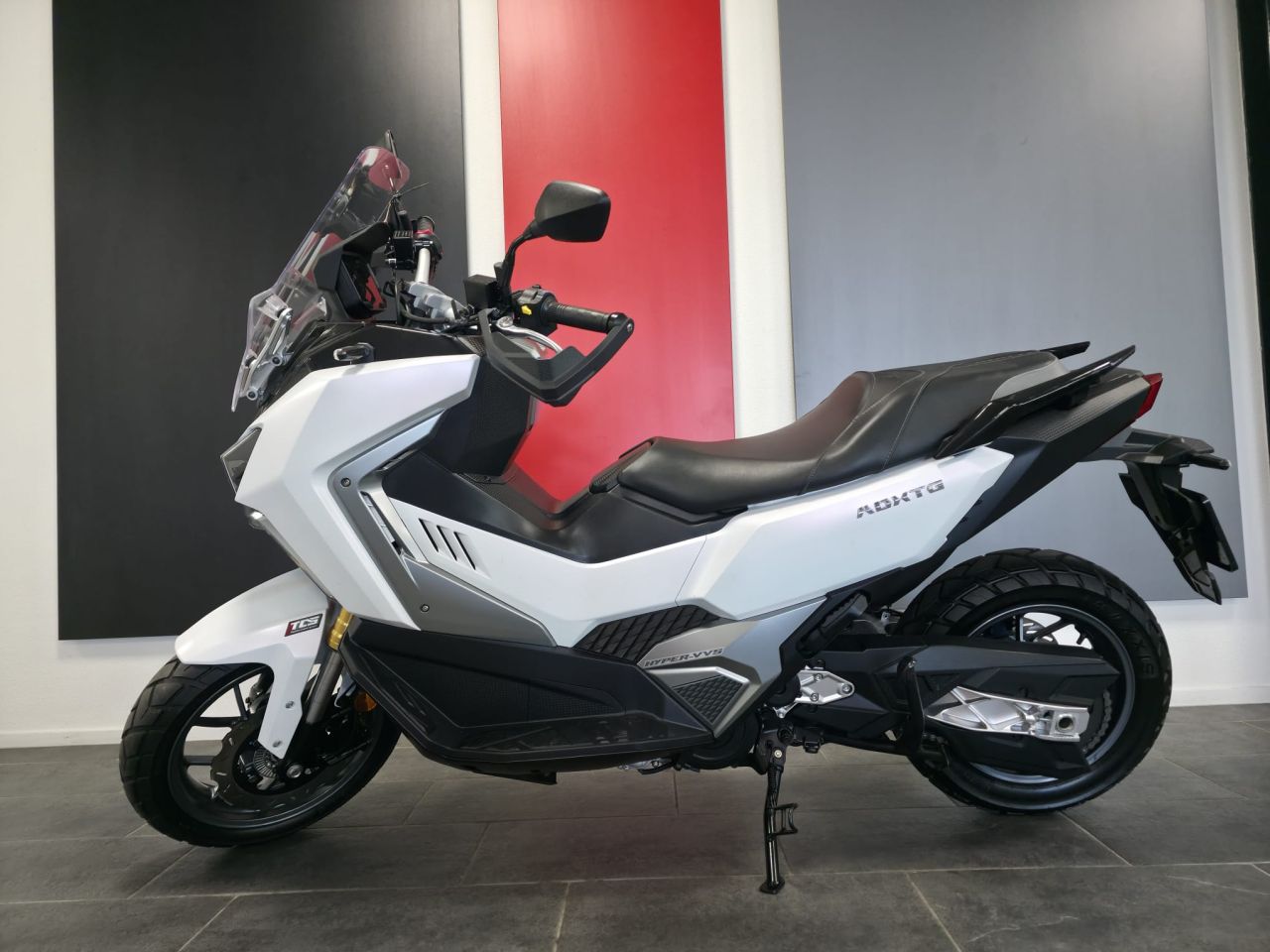 SYM ADX TG 400 (2025) - 1192 km! Motorscooter!