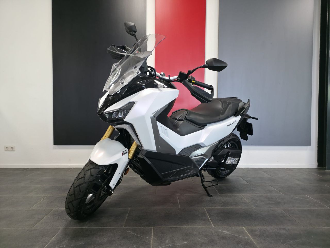 SYM ADX TG 400 (2025) - 1192 km! Motorscooter!