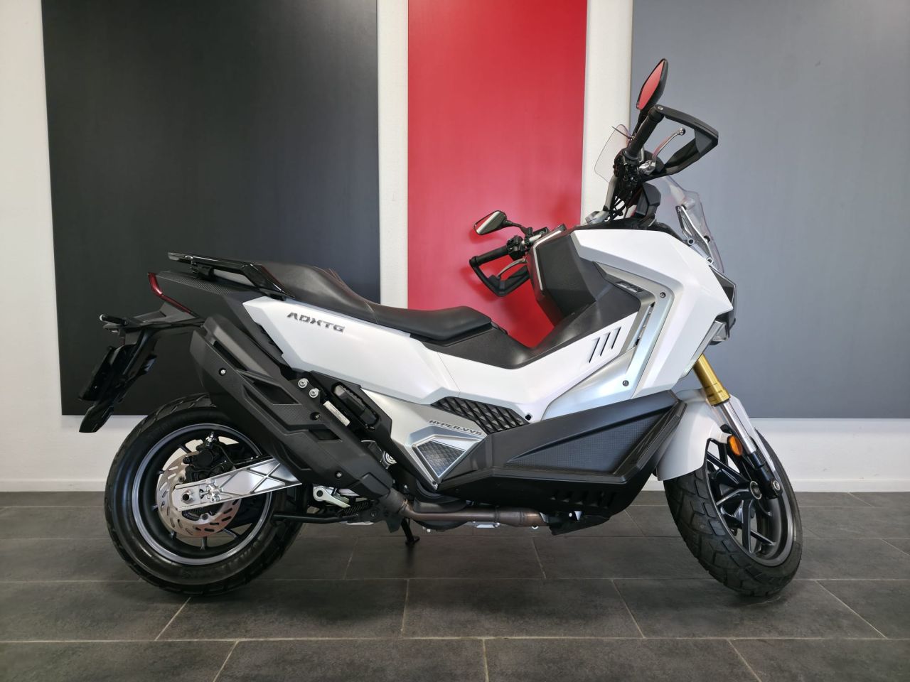 SYM ADX TG 400 (2025) - 1192 km! Motorscooter!