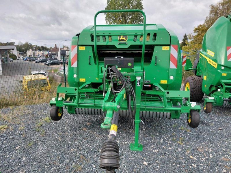 John Deere F442M