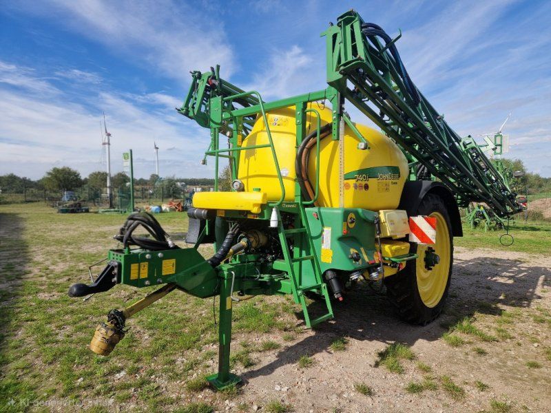 John Deere 740i
