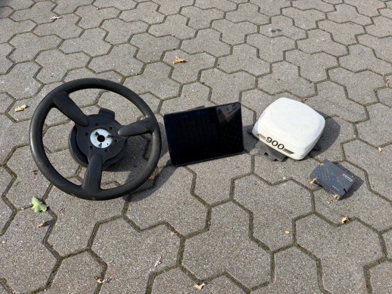 Trimble Lenksystem XCN 1050  SAT 900