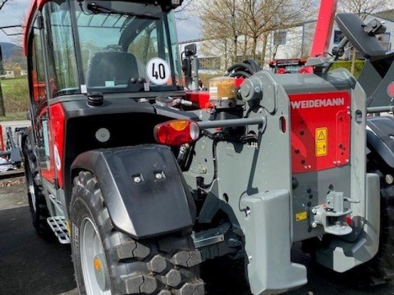 Weidemann T7042