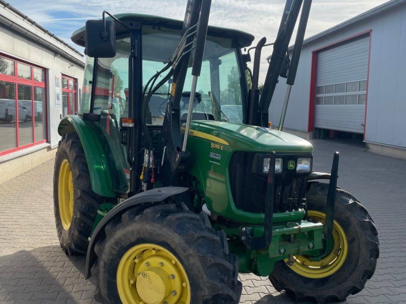 John Deere 5055 E
