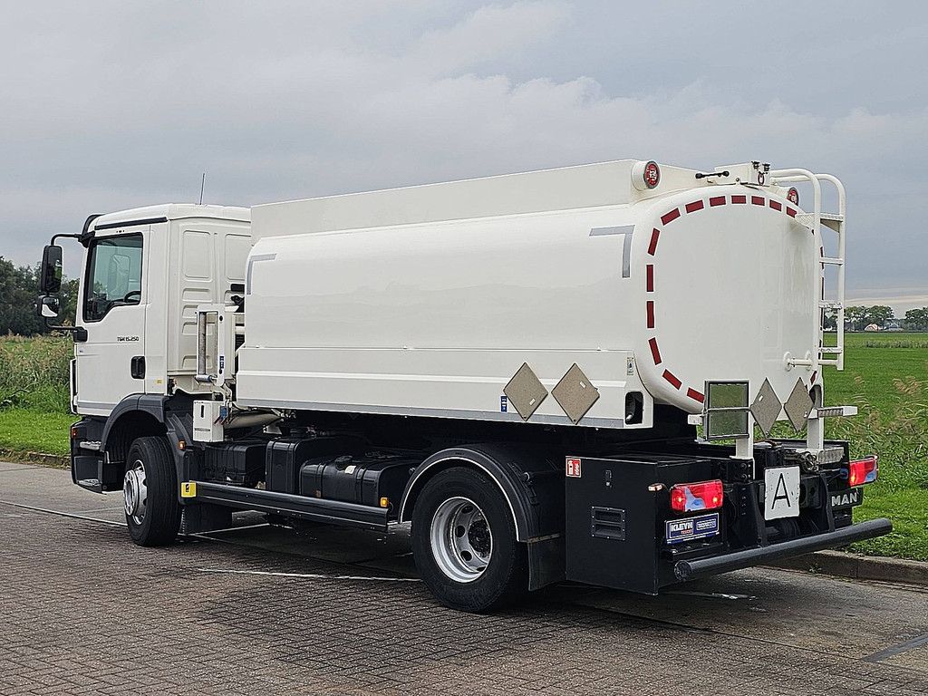 M.A.N. 15.250 TGM 9000ltr fuel +pump