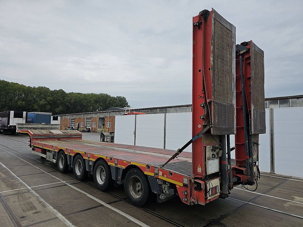 NOOTEBOOM MCOS-58-04 3x steer hydr. ramp