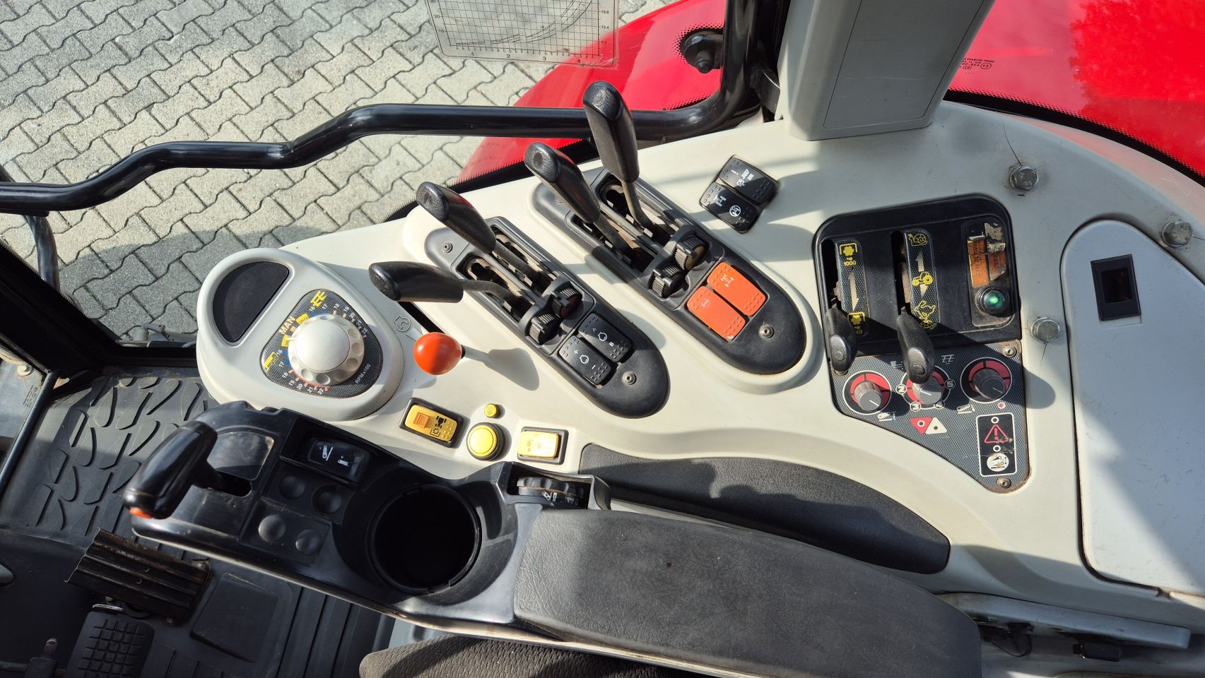 Massey Ferguson 6480 Dyna-6 met Fronthef PTO en Kruipversnelling
