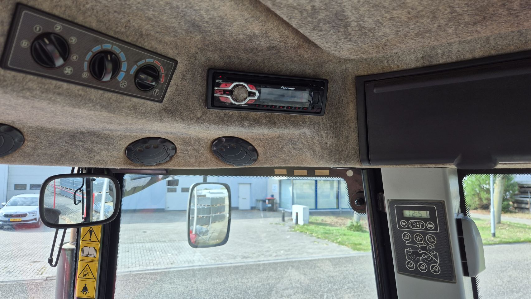 Massey Ferguson 6480 Dyna-6 met Fronthef PTO en Kruipversnelling