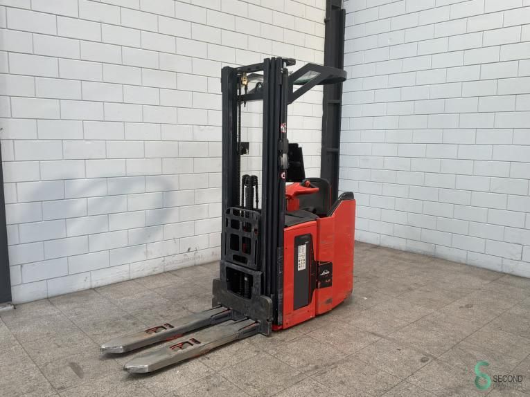 Stackers Electric Linde L14SP 2015 Triplex Double stock
