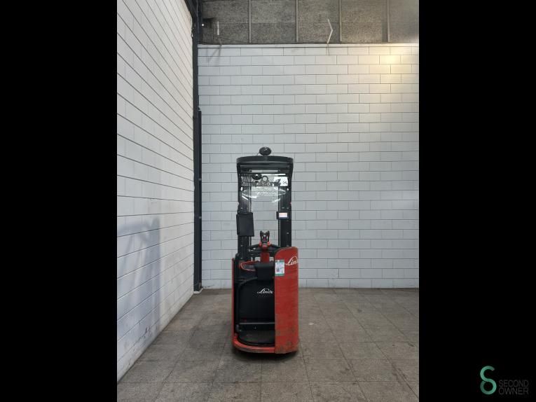 Stackers Electric Linde L14SP 2015 Triplex Double stock