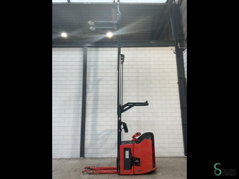 Stackers Electric Linde L14SP 2015 Triplex Double stock