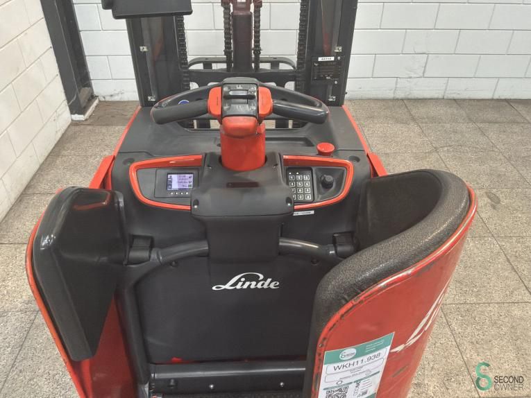 Stackers Electric Linde L14SP 2015 Triplex Double stock