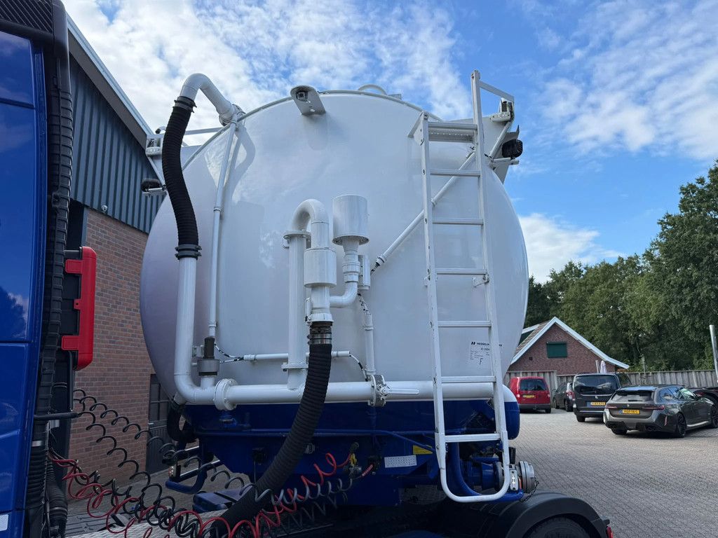 Welgro N/A 56m3 Bulk/Silo 7 Compartimenten 2x Liftas Camera NL Trailer