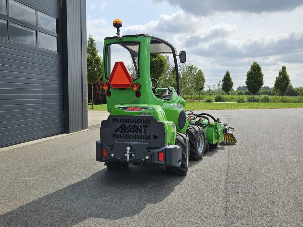 Avant 645i Rental mini-shovel