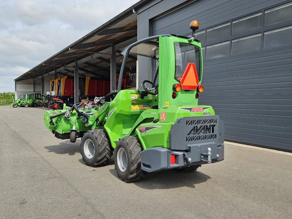 Avant 645i Rental mini-shovel