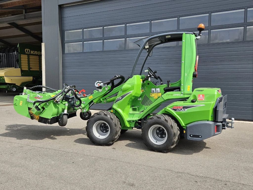 Avant 645i Rental mini-shovel