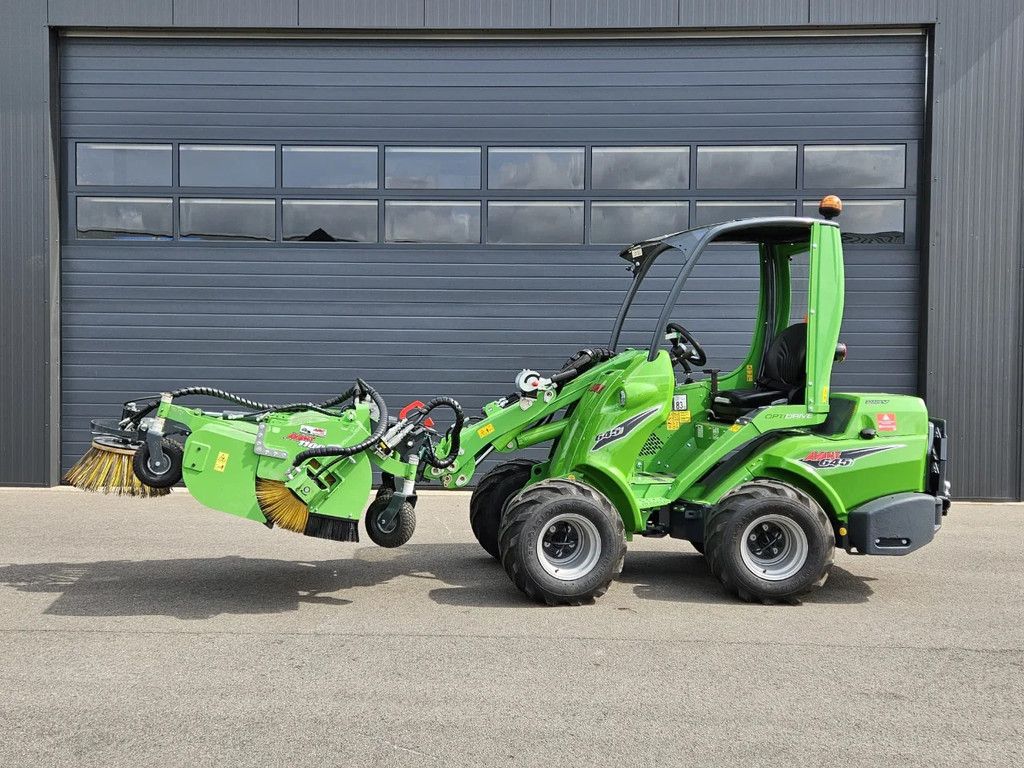 Avant 645i Rental mini-shovel