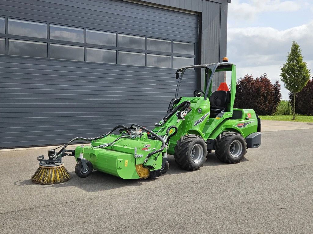 Avant 645i Rental mini-shovel