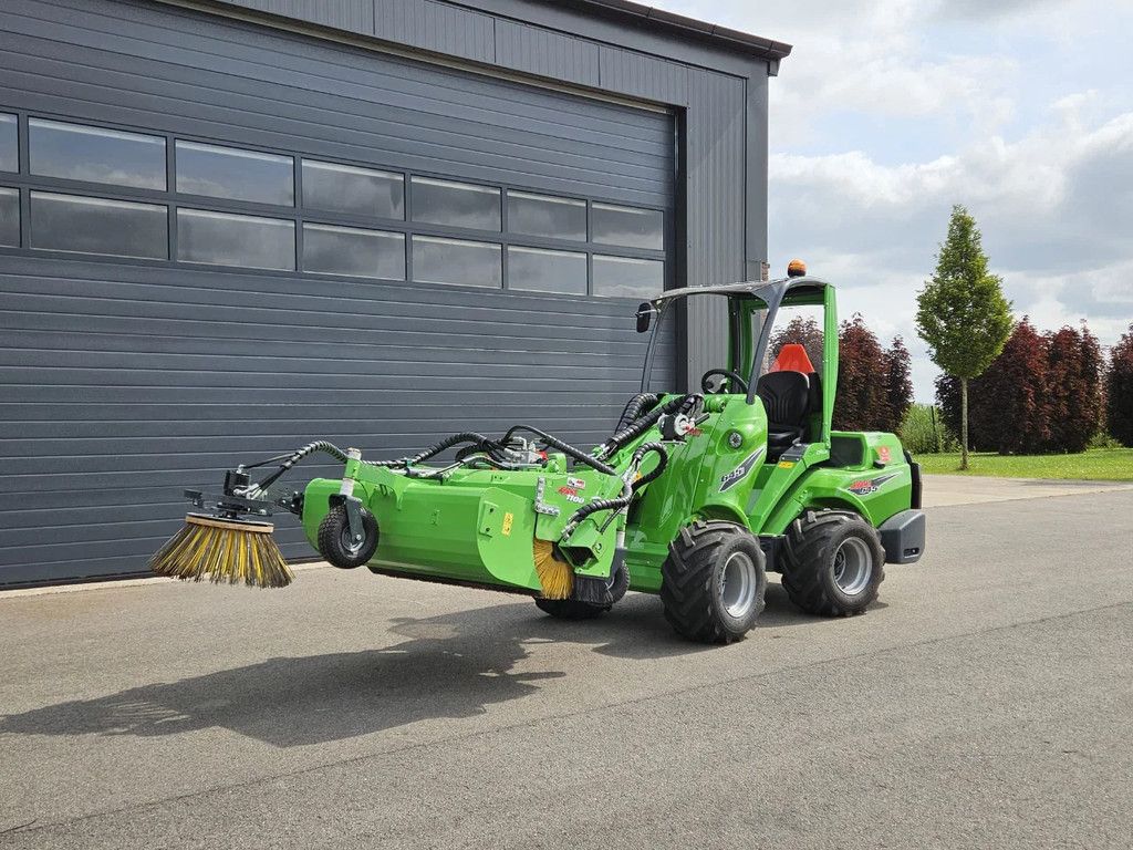 Avant 645i Rental mini-shovel