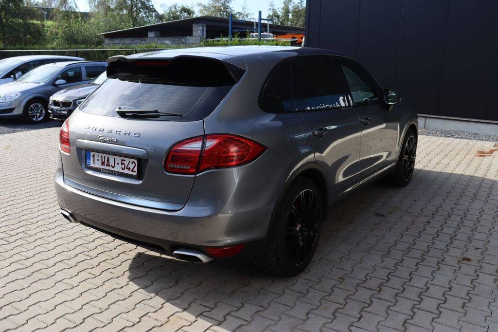 SUV Porsche Cayenne Diesel 2013 (Margin)