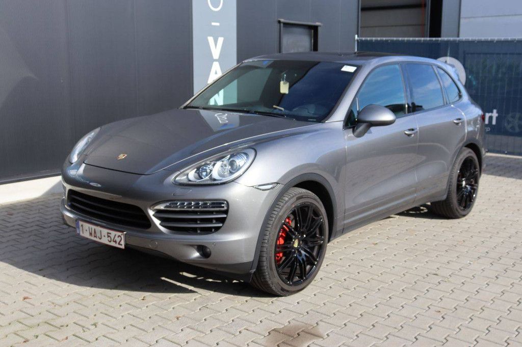 SUV Porsche Cayenne Diesel 2013 (Margin)