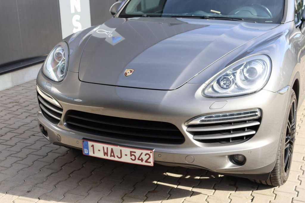 SUV Porsche Cayenne Diesel 2013 (Margin)