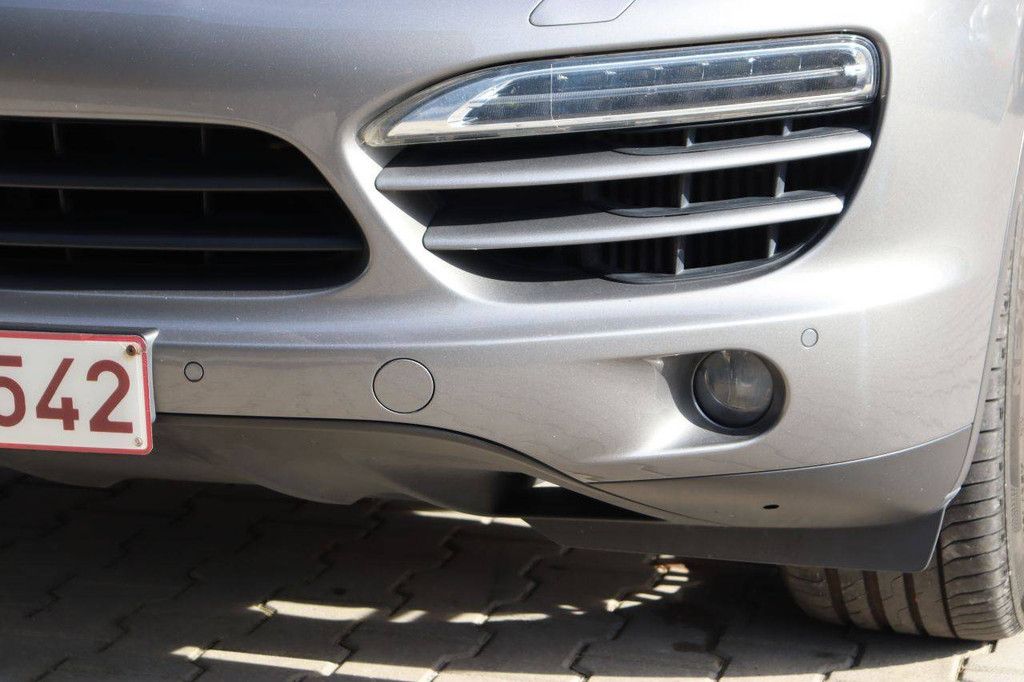 SUV Porsche Cayenne Diesel 2013 (Margin)