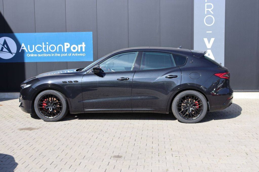 SUV Maserati Levante SUV Diesel (Margin)
