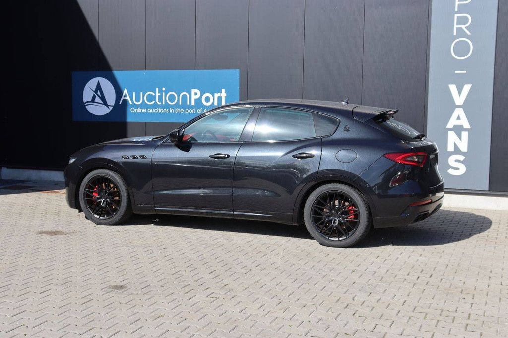 SUV Maserati Levante SUV Diesel (Margin)