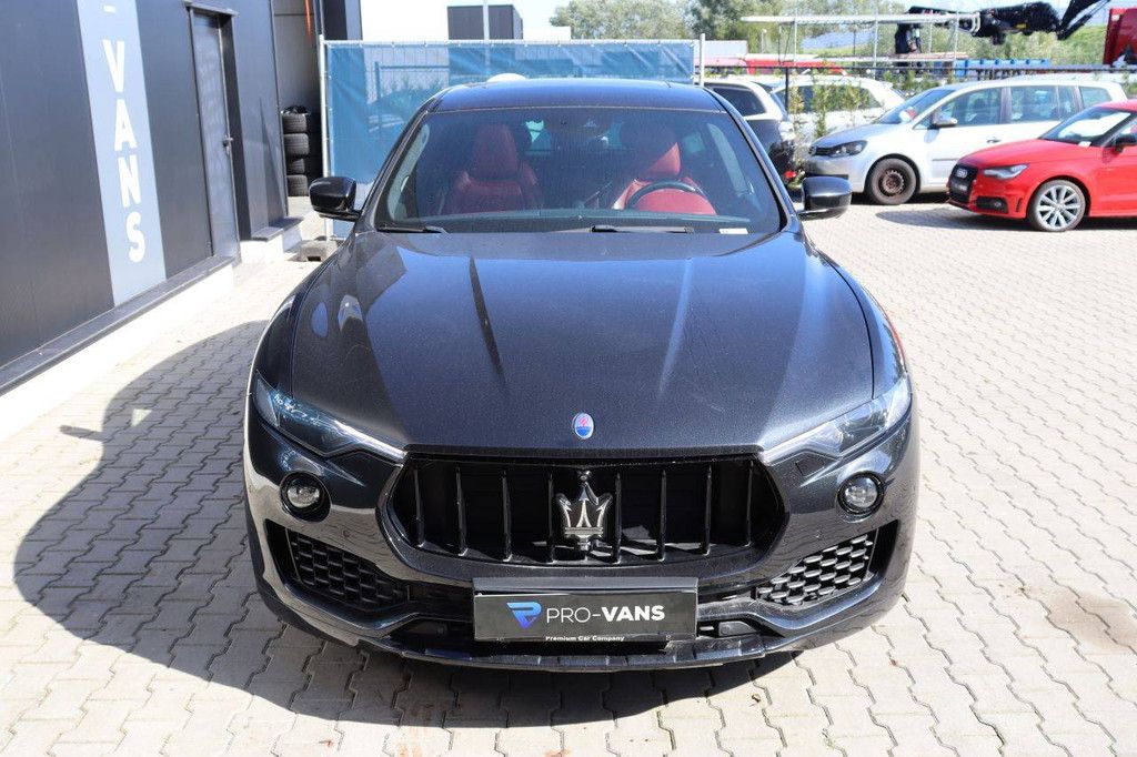 SUV Maserati Levante SUV Diesel (Margin)
