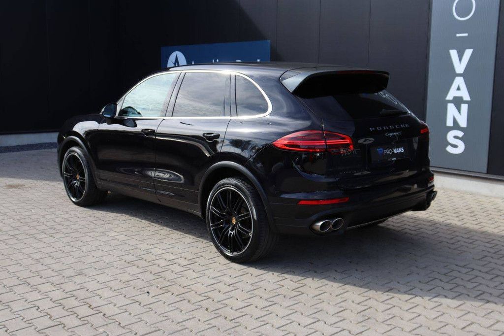 SUV Porsche Cayenne S Diesel 2015 (Marge)