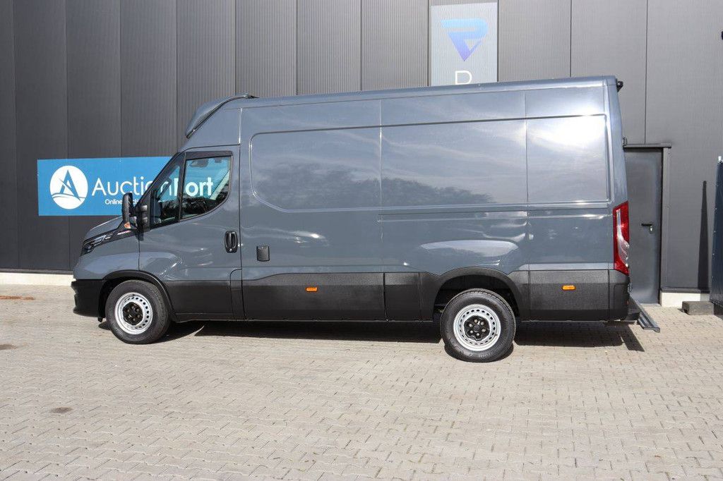 Van Refrigerated Van Iveco Daily 35S18 Diesel 175hp 2022