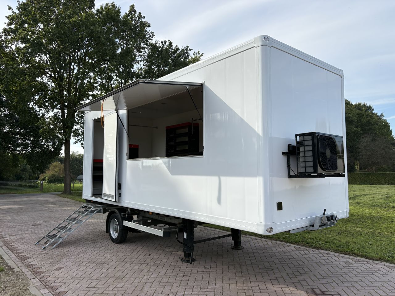 Be oplegger KUIPER 5 ton GESLOTEN WURTH inrichting Kast